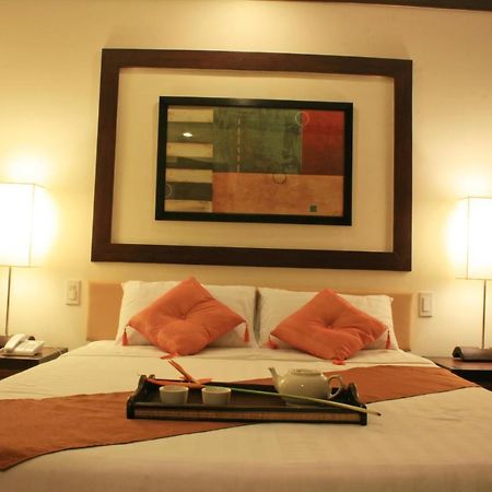 O Hotel Bacolod Zewnętrze zdjęcie