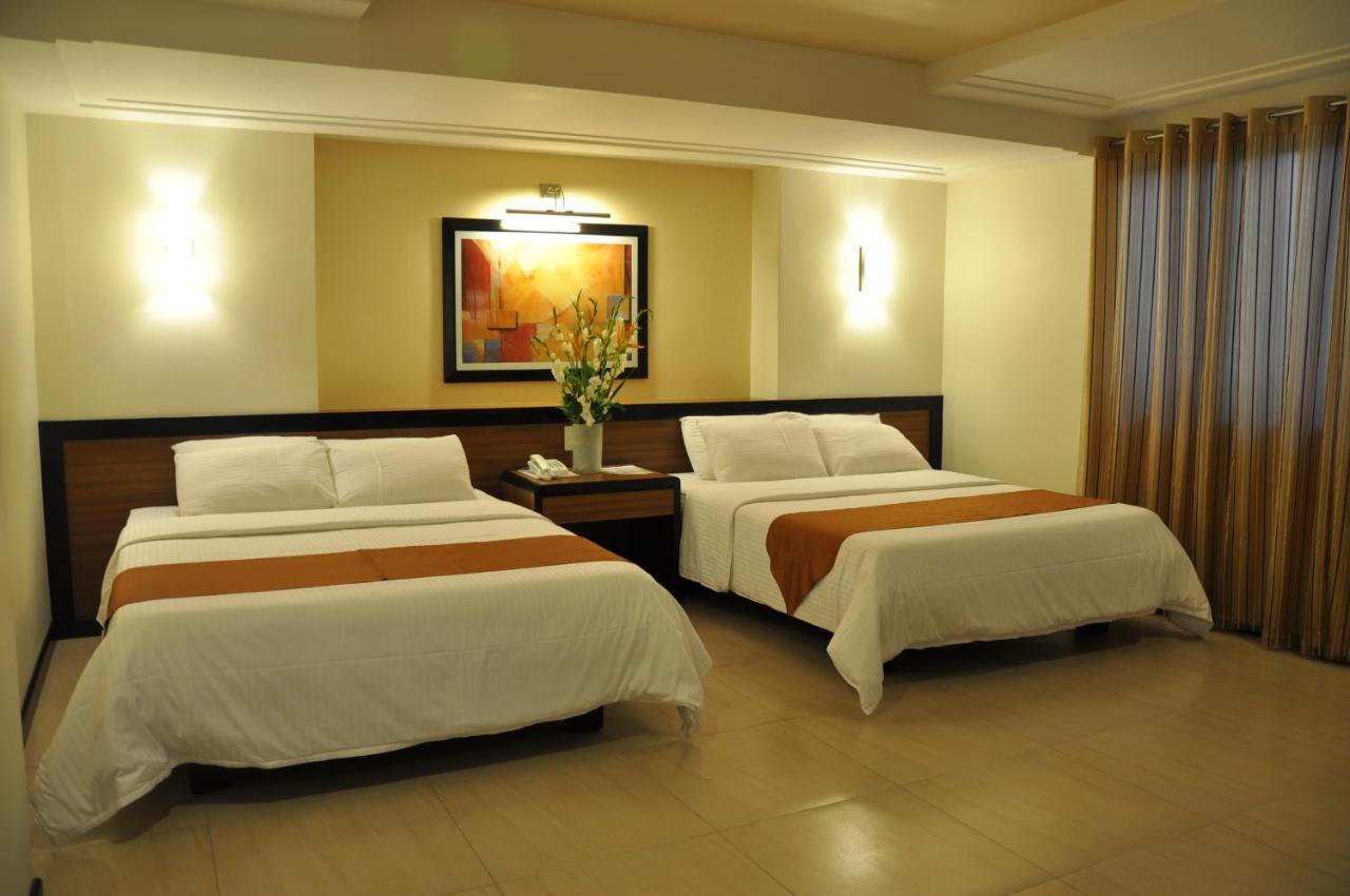O Hotel Bacolod Zewnętrze zdjęcie